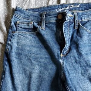 Non distressed universal thread jeans